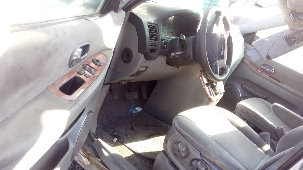  Kia CARNIVAL 2004    EN DESARME